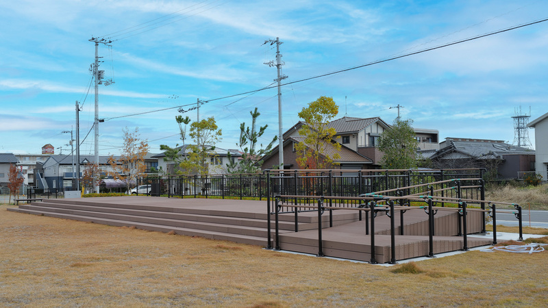 『ステージデッキ』 高松市交流広場